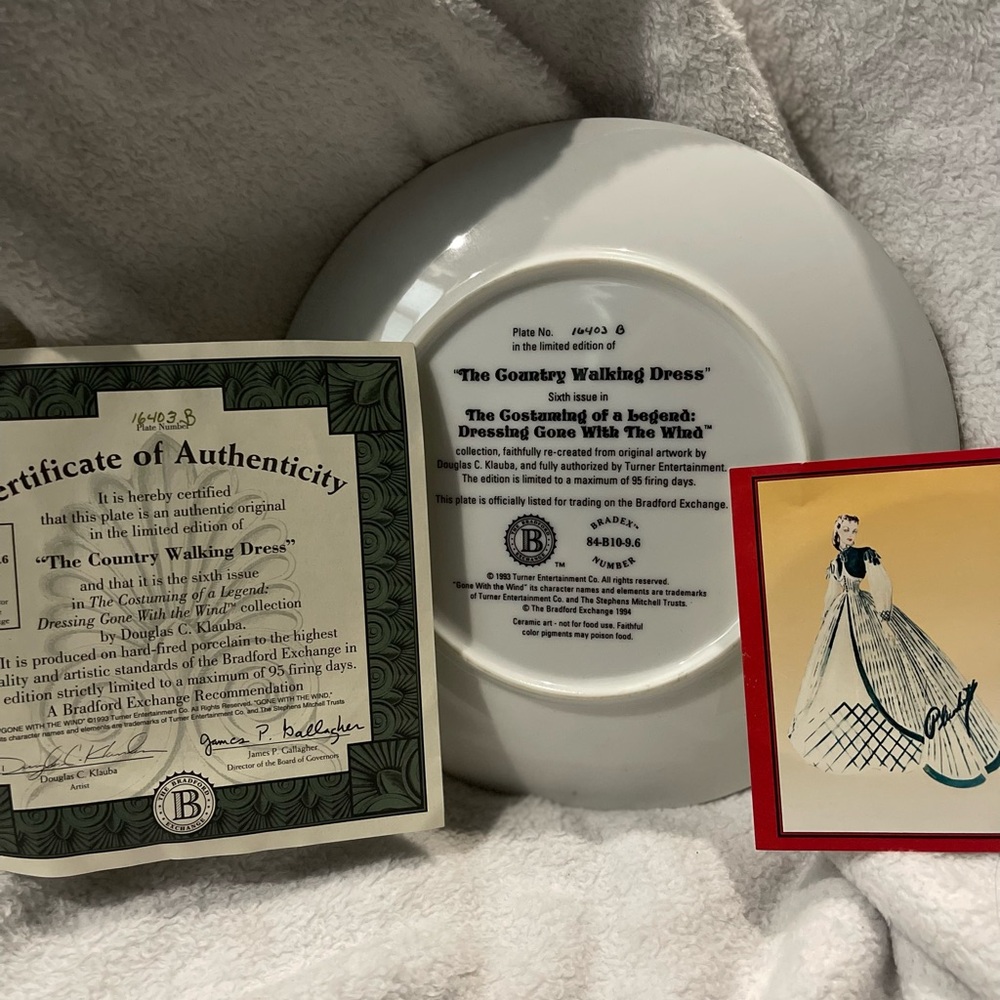 The Bradford Exchange Collector's Plate - Green and Gold - Picture 3 of 3